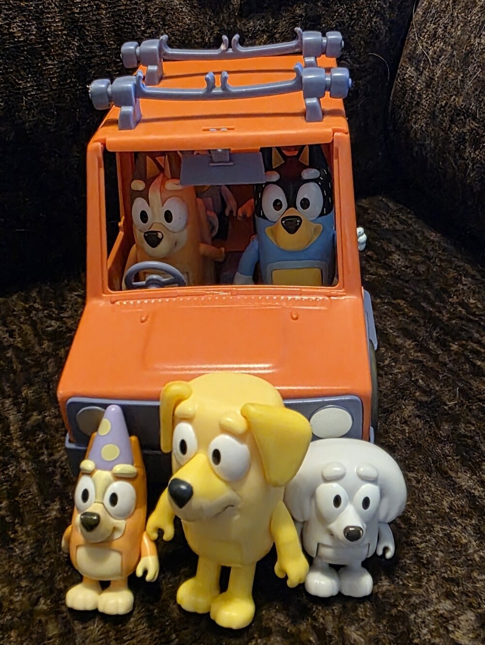 Bluey Figure Set Of 7 And A Car
